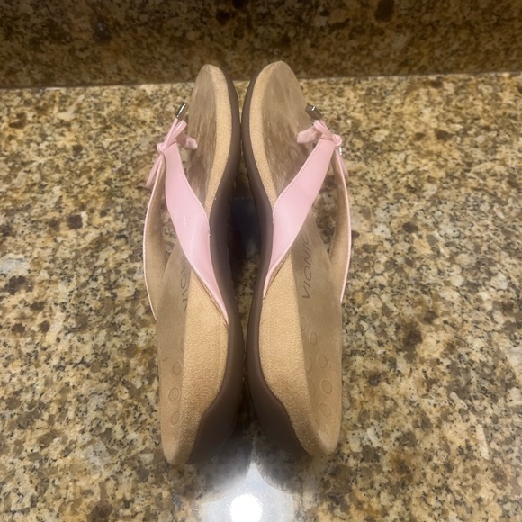 Vionic Bella Sandals Womens Sz 9 Pink Shimmer Comfy Arch Support Flip Flop - Picture 9 of 10